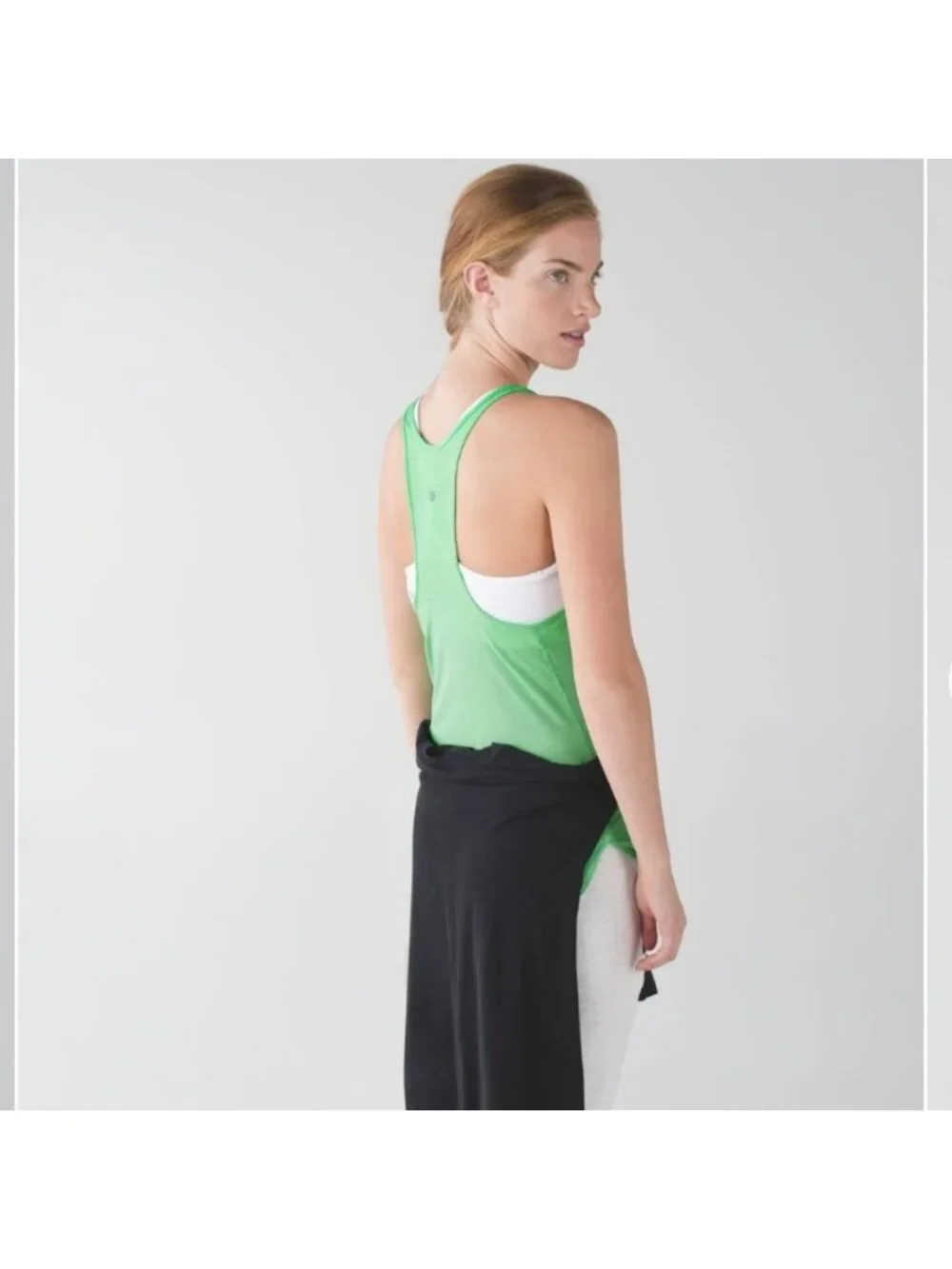 lululemon athletica seriously light™